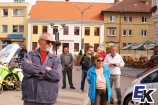 Přihlířející davy při dojezdu do cíle